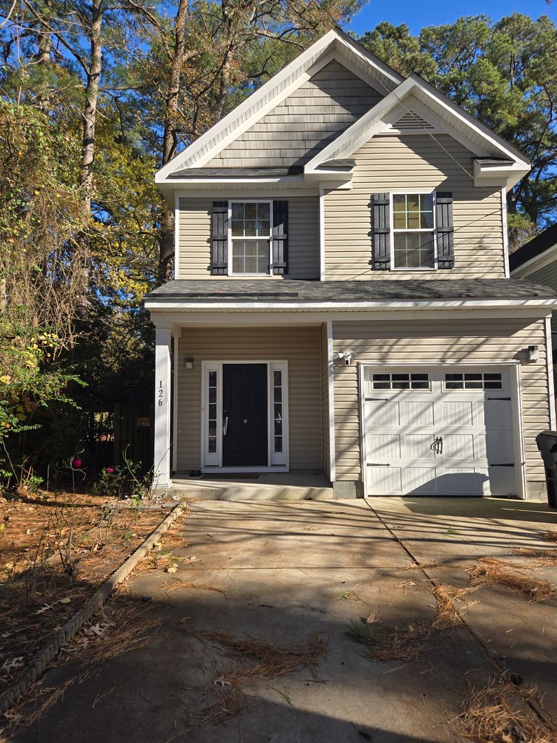 Virginia Beach House: 126 N Budding Ave