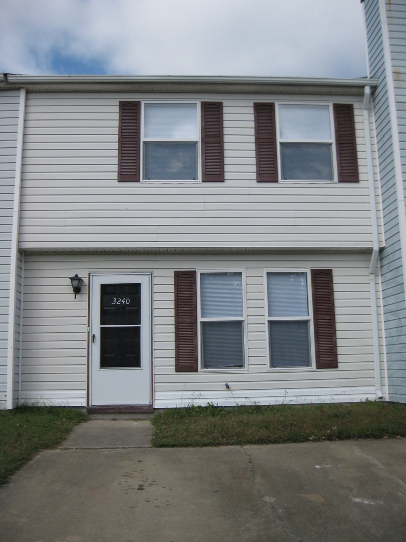 Chesapeake House: 3240 Clover Rd E