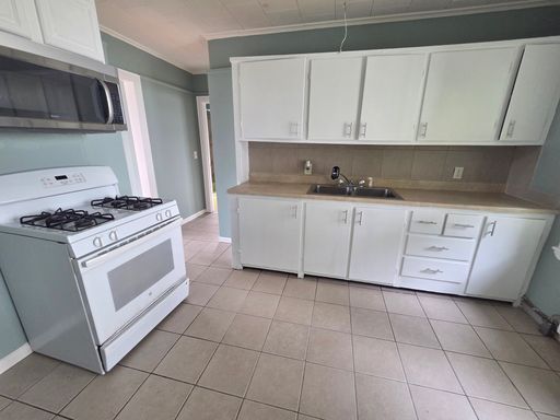 88 Garfield Ave, Unit, Providence, RI 02908 2 Bedroom - 1 Bathroom – photo 1