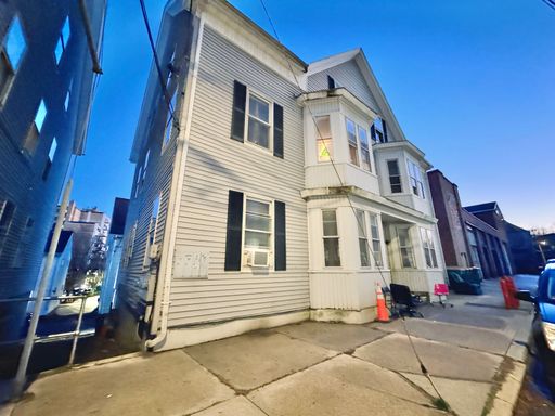 Newly renovated 2 bedroom – photo 1