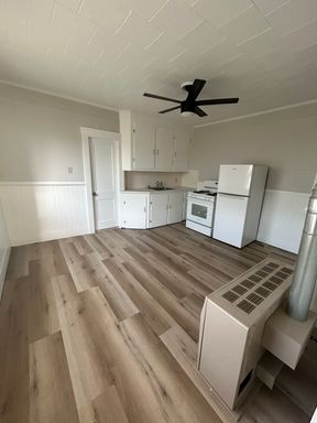 Newly renovated one bedroom in Fairhaven, low utilities.