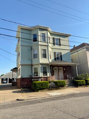 Updated 1-bedroom apartment in Pawtucket with modern finishes.