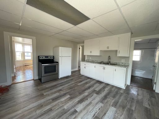 Beautiful Westerly Three Bedroom Apartment