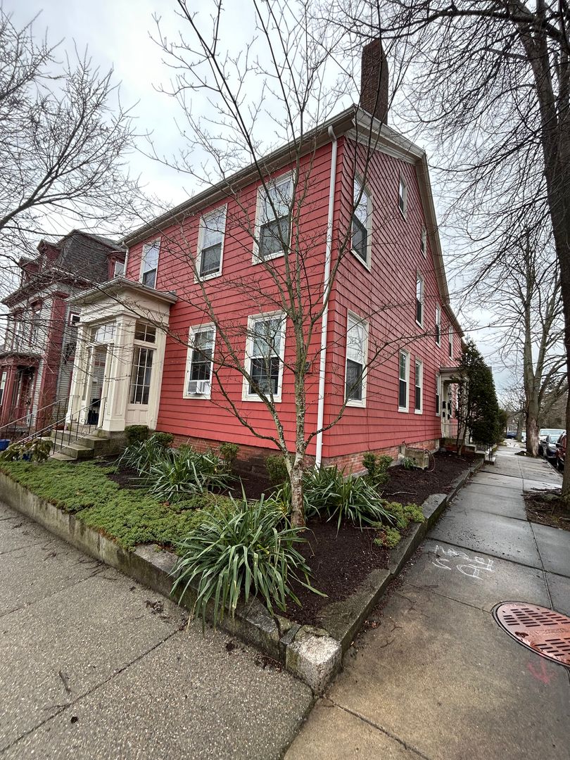 New Bedford Apartment: 246 Walnut Street