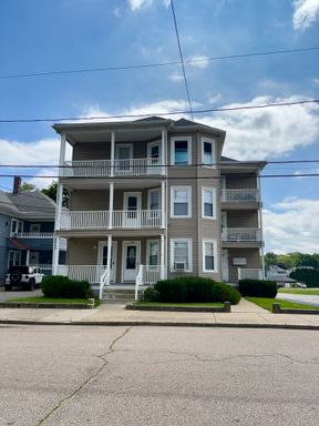 Welcome to 676 Grove St, Unit 2F – Woonsocket, RI