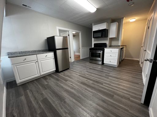 Refinished 2 Bedroom with a Semi Private Deck