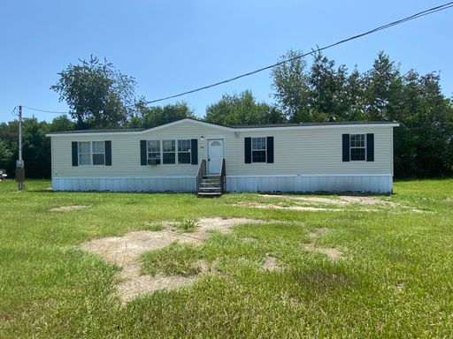 3 Bed / 2 Bath Double Wide – Convenient Location