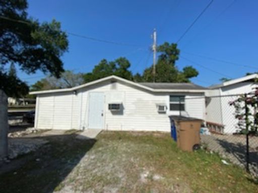 2 Bedroom 1 Bathroom Apartent for rent in East Fort Myers – photo 1