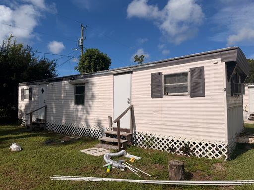 2 Bedroom 1 Bathroom Mobile Home for rent in North Fort Myers