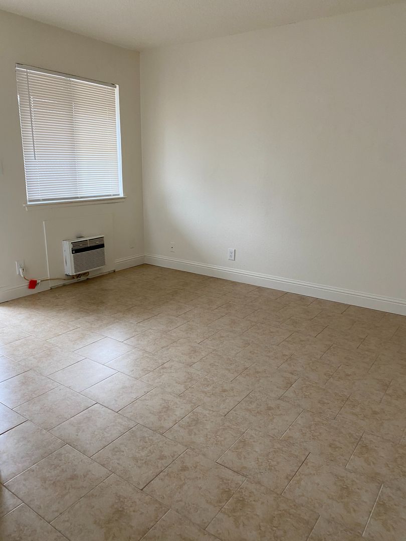 Fresno Apartment: 1411-1433 N. Palm Avenue