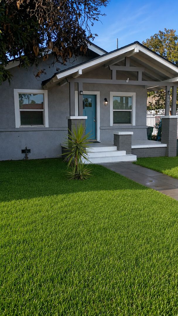 Fresno House: 115 E. Olive Avenue