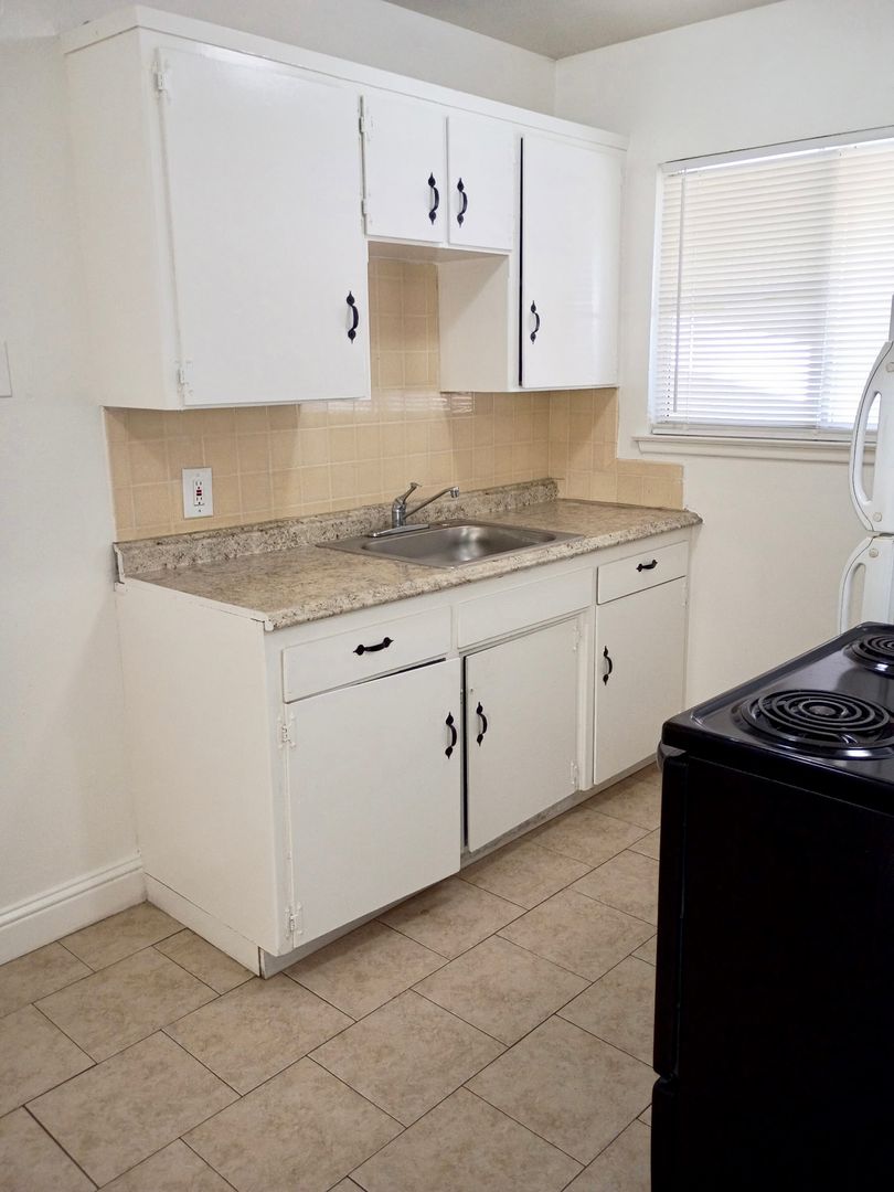 Fresno Apartment: 1411-1433 N. Palm Avenue