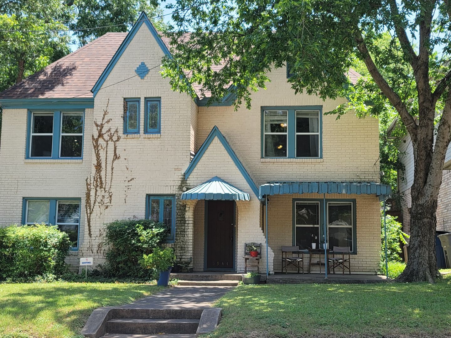 DALLAS House: 5946 LaVISTA DR