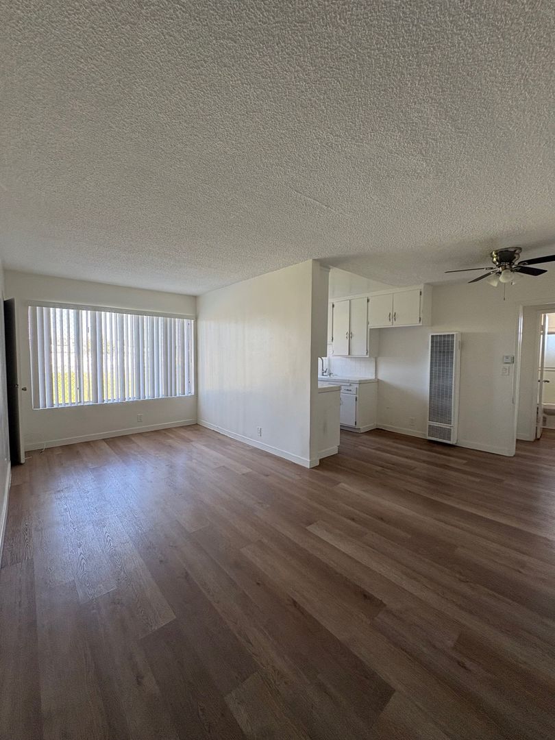 GARDENA Apartment: 14810 Halldale Ave.