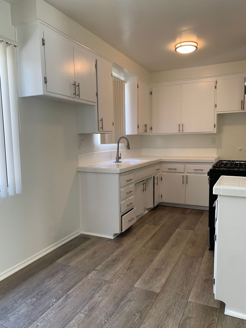 GARDENA Apartment: 14828 Halldale Ave.