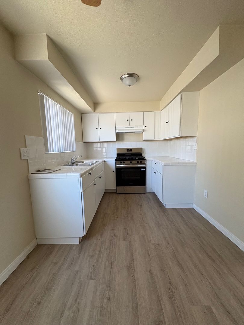 CARSON Apartment: 330 W. 223rd St.