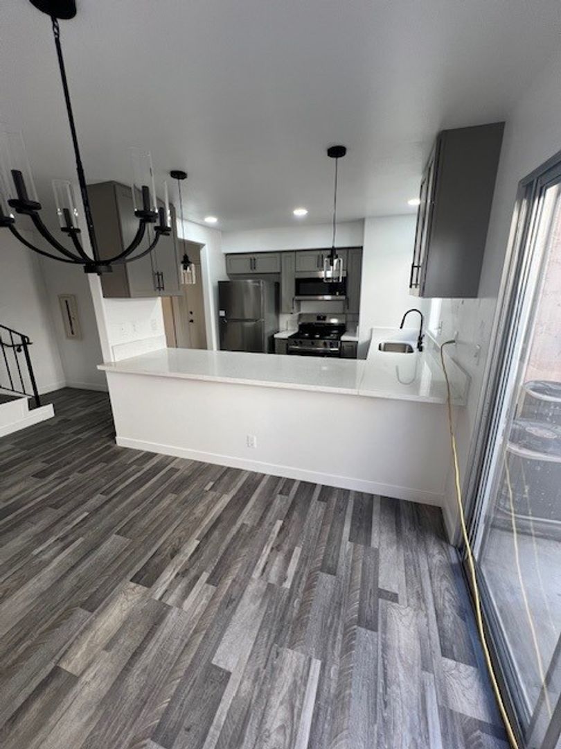 Gardena Apartment: 1110 W 163rd St