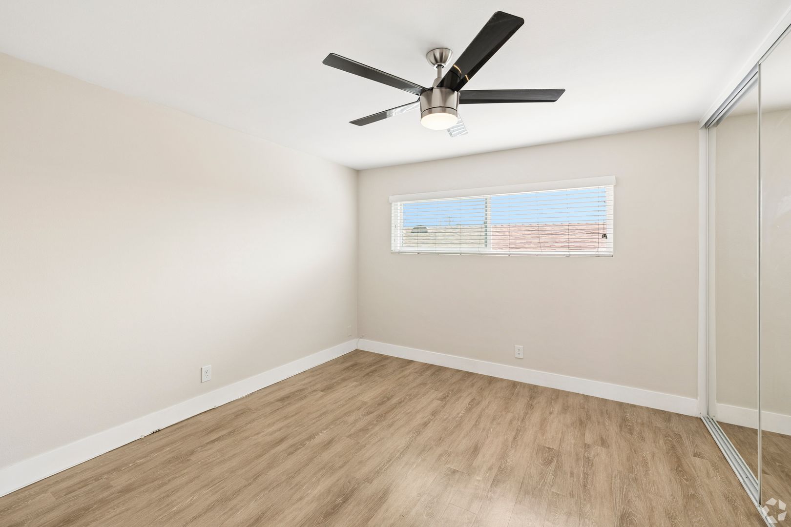 Long Beach Apartment: 1741 Park Avenue