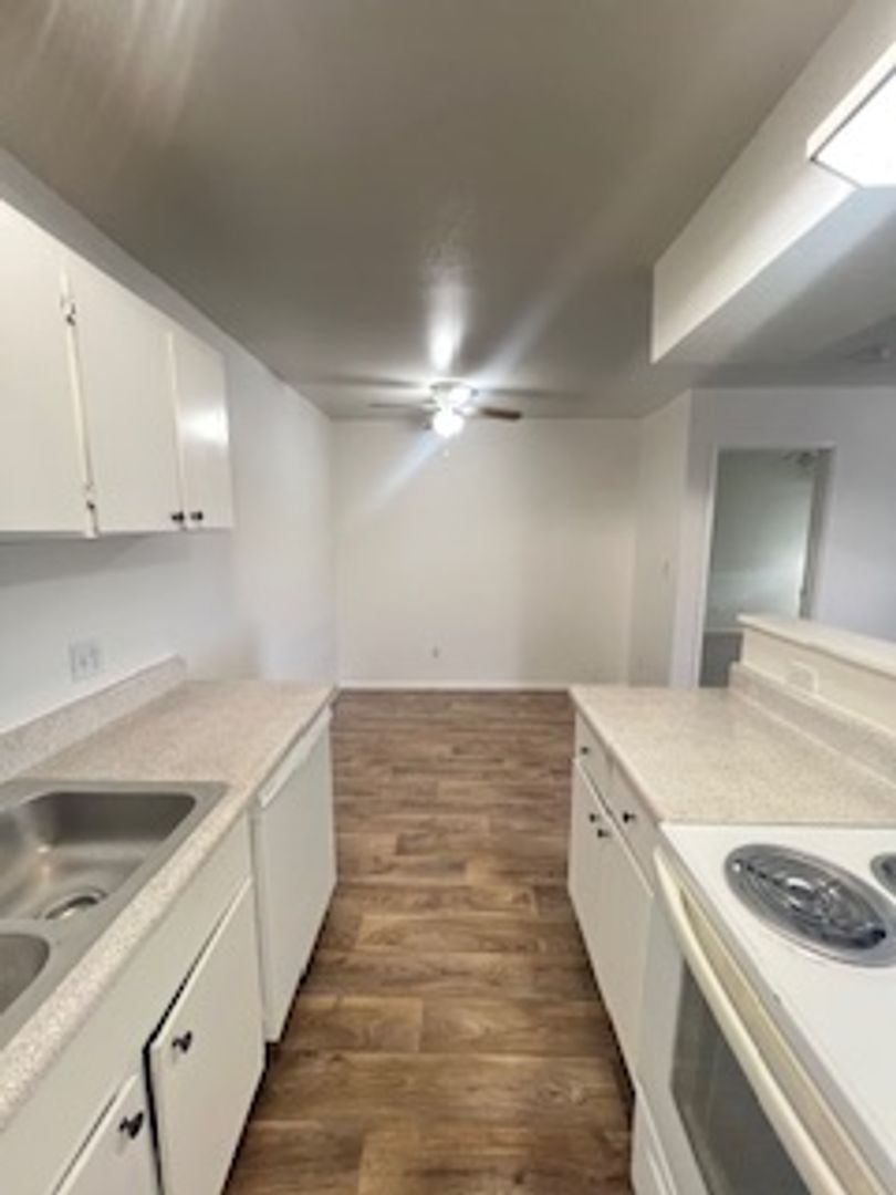 Buckeye Apartment: 1022 E Narramore Avenue