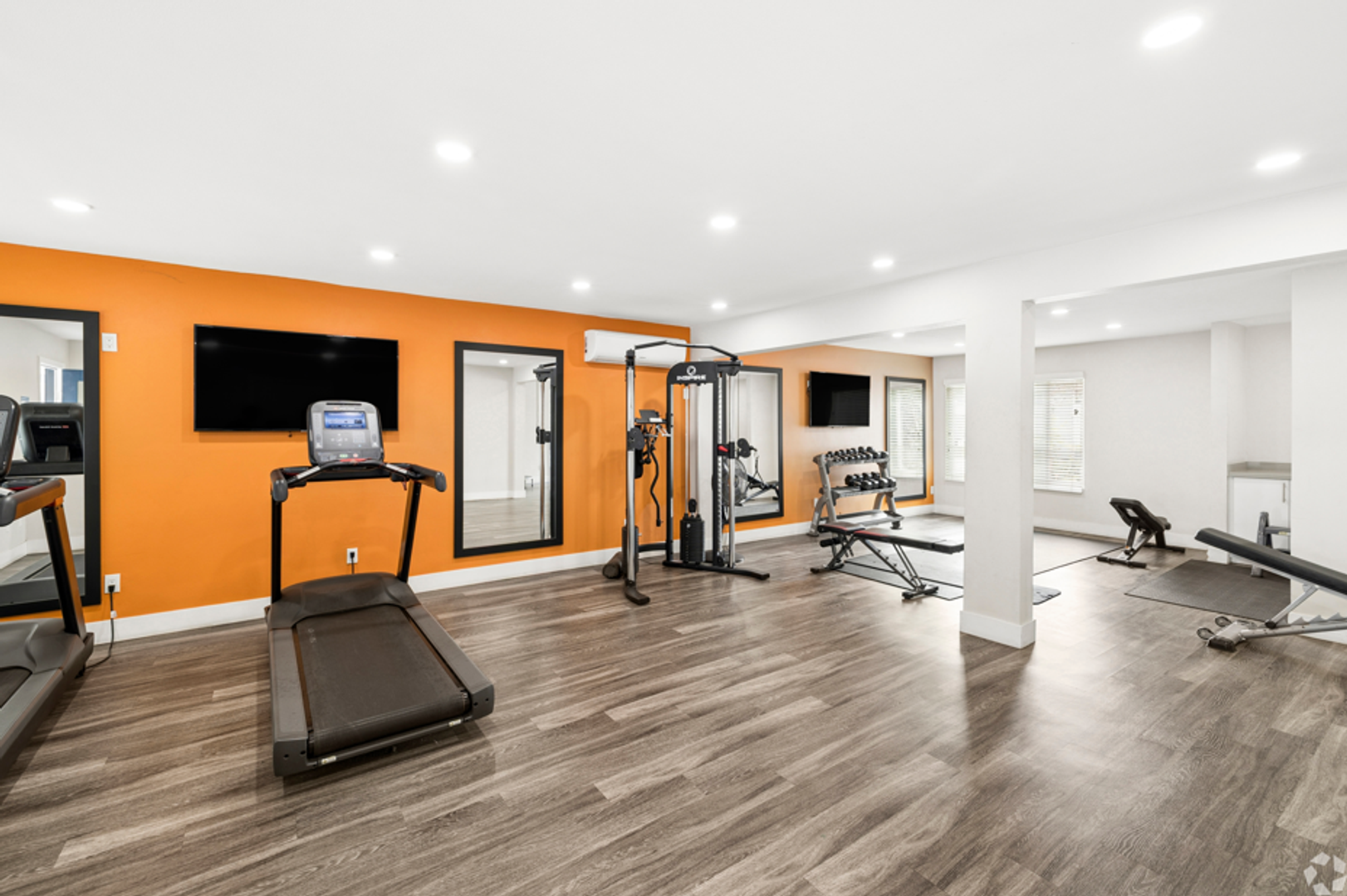 Long Beach Apartment: 1741 Park Avenue