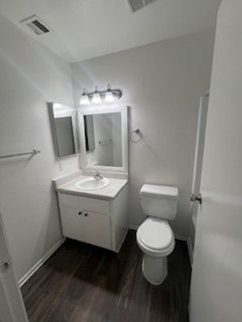 Buckeye Apartment: 1022 E Narramore Avenue