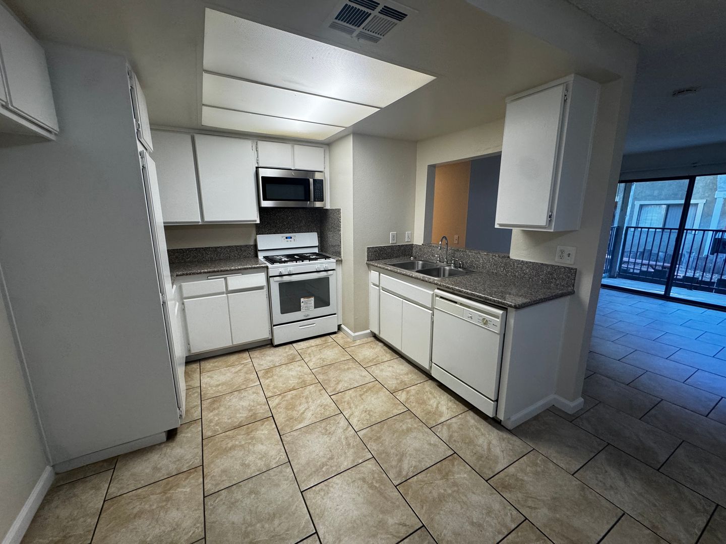 Fontana Apartment: 1531 W. Rialto Ave