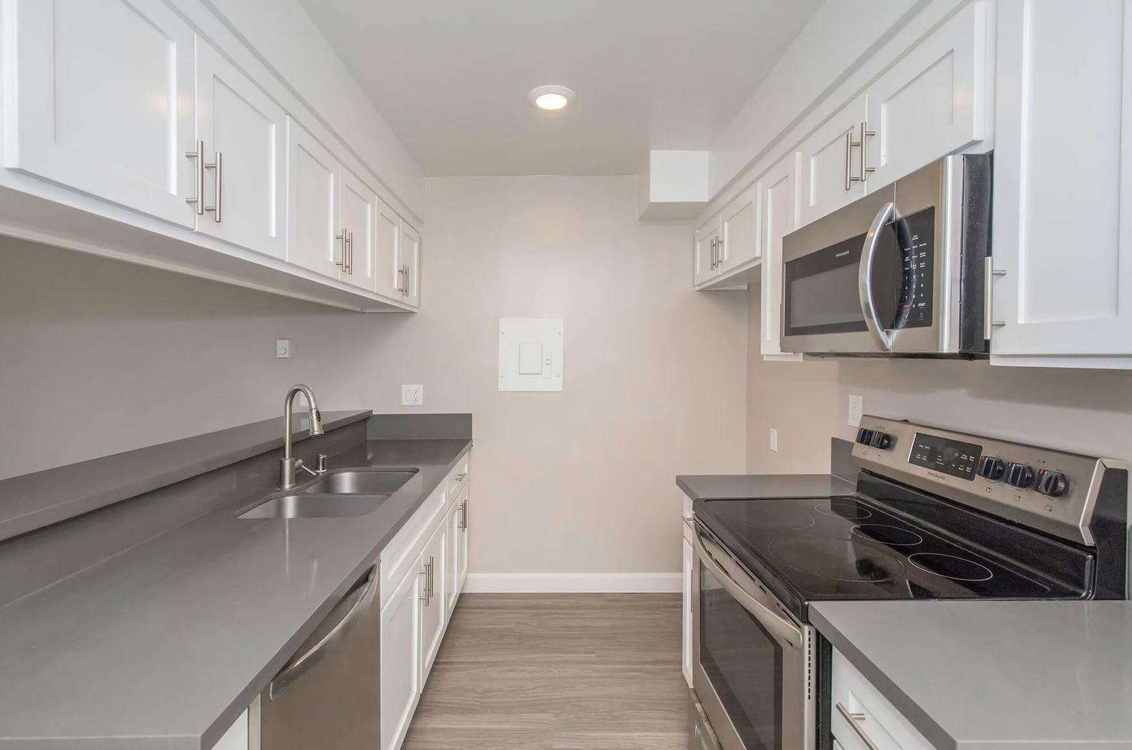 Long Beach Apartment: 1801-1805 Wardlow Rd.