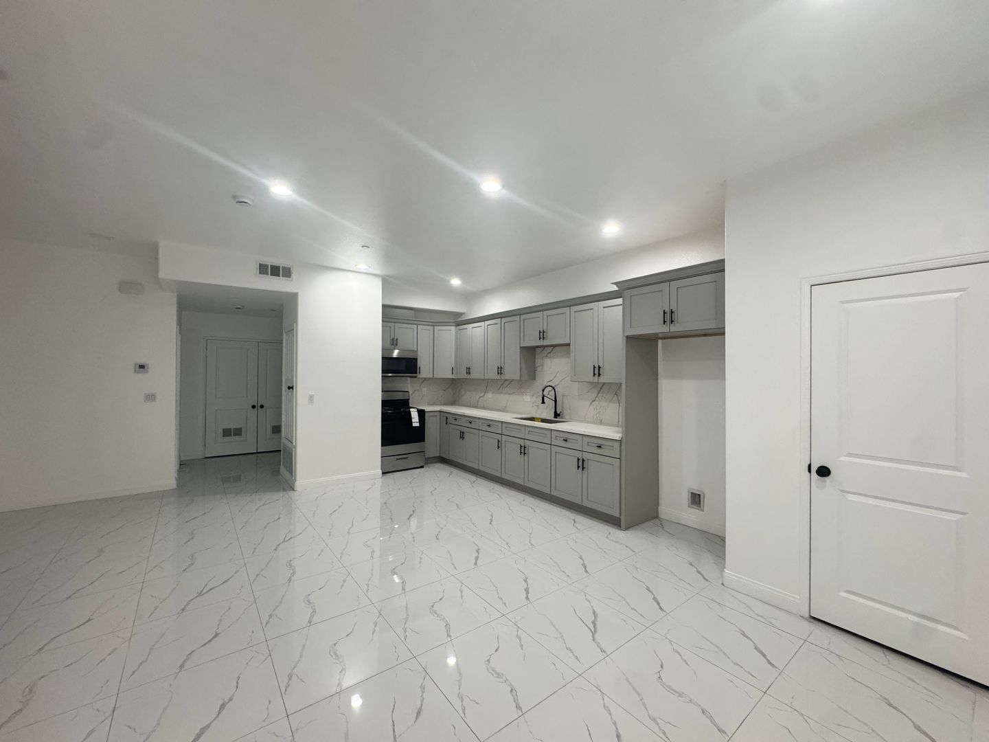 Fontana Apartment: 8969 Newport Avenue