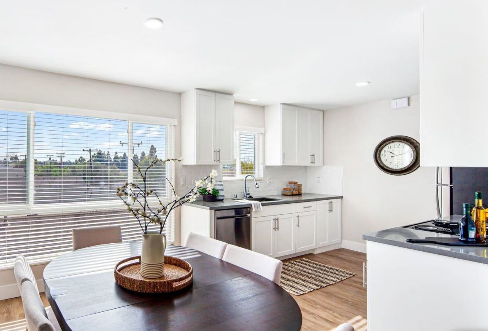 Long Beach Apartment: 1741 Park Avenue