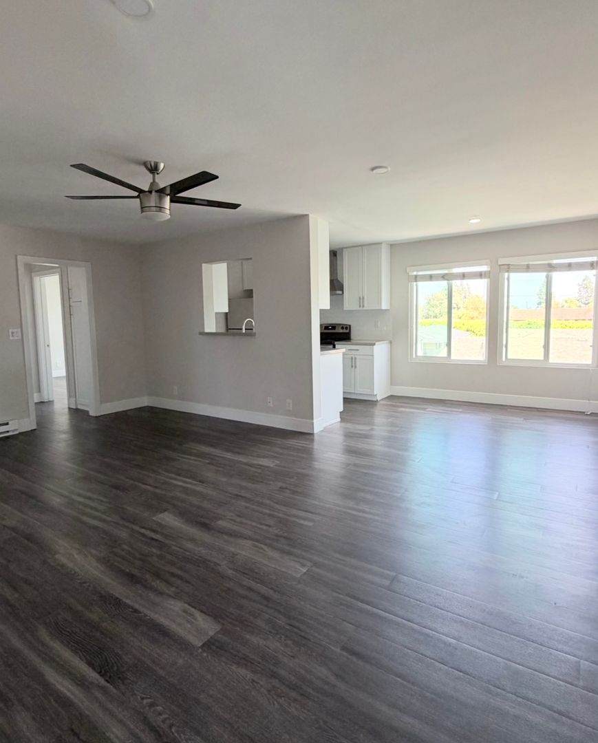 Long Beach Apartment: 1741 Park Avenue