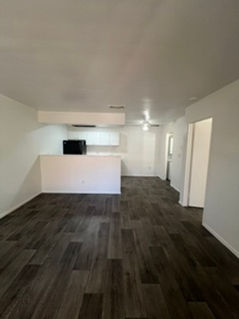 Buckeye Apartment: 1022 E Narramore Avenue