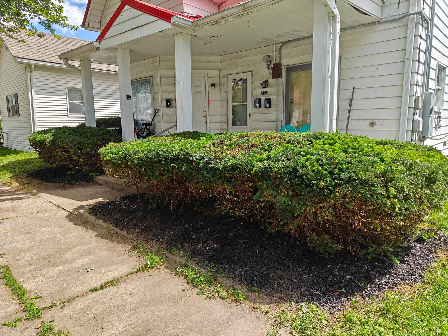 Shelbyville House: 317 E Washington St 3