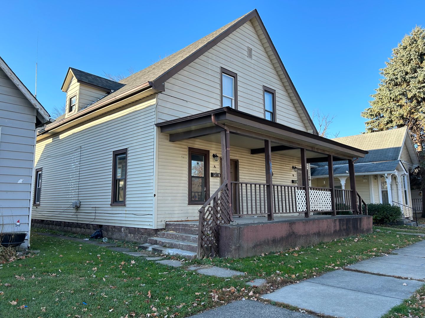 Shelbyville House: 529 W. Taylor apt A