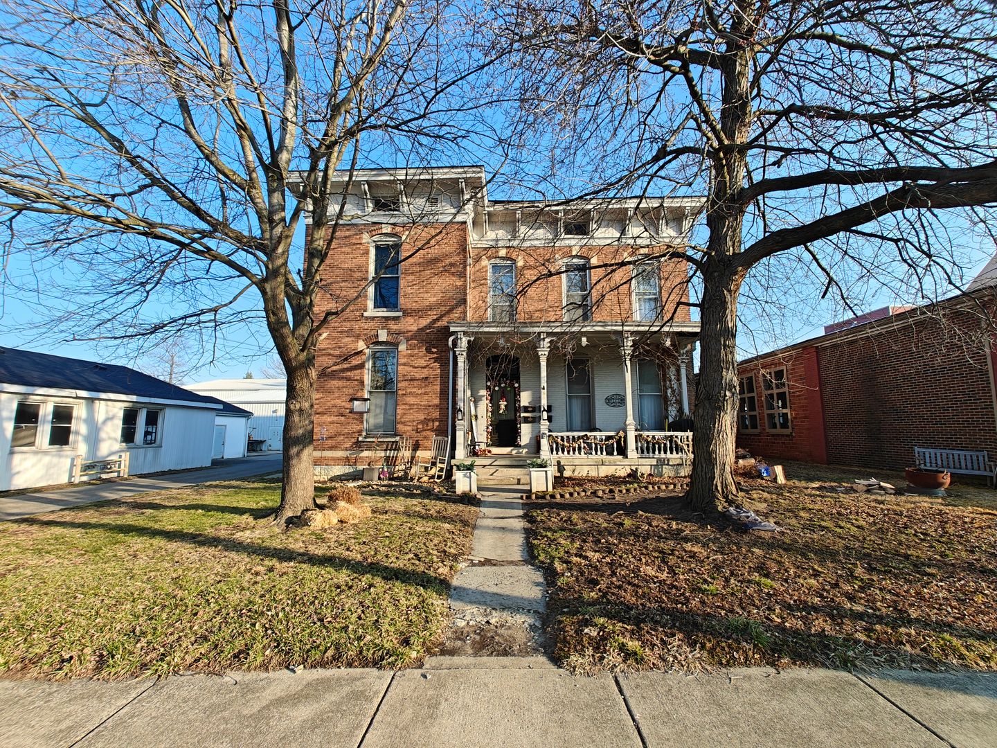 Shelbyville Apartment: 28 W. Franklin