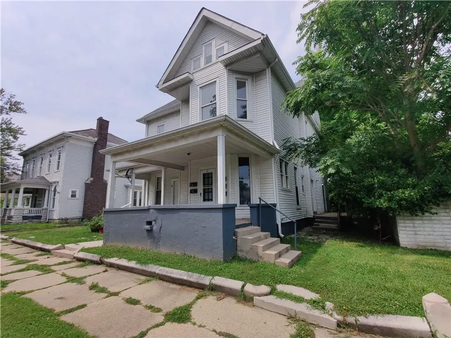 Shelbyville House: 48 E Mechanic apt 1