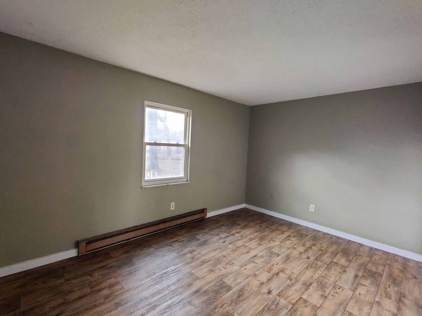 Fairland House: 5791 N Vinton HIlls