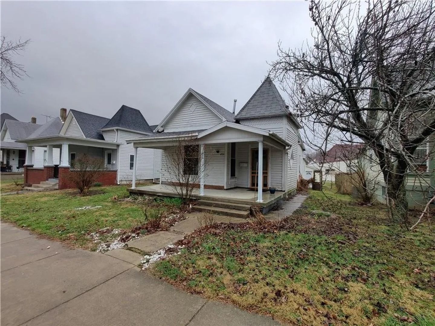 Shelbyville House: 406 W Franklin St