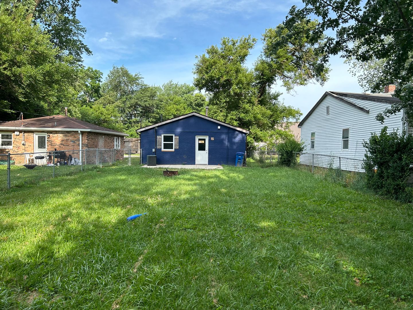 Shelbyville House: 1220 Lincoln St
