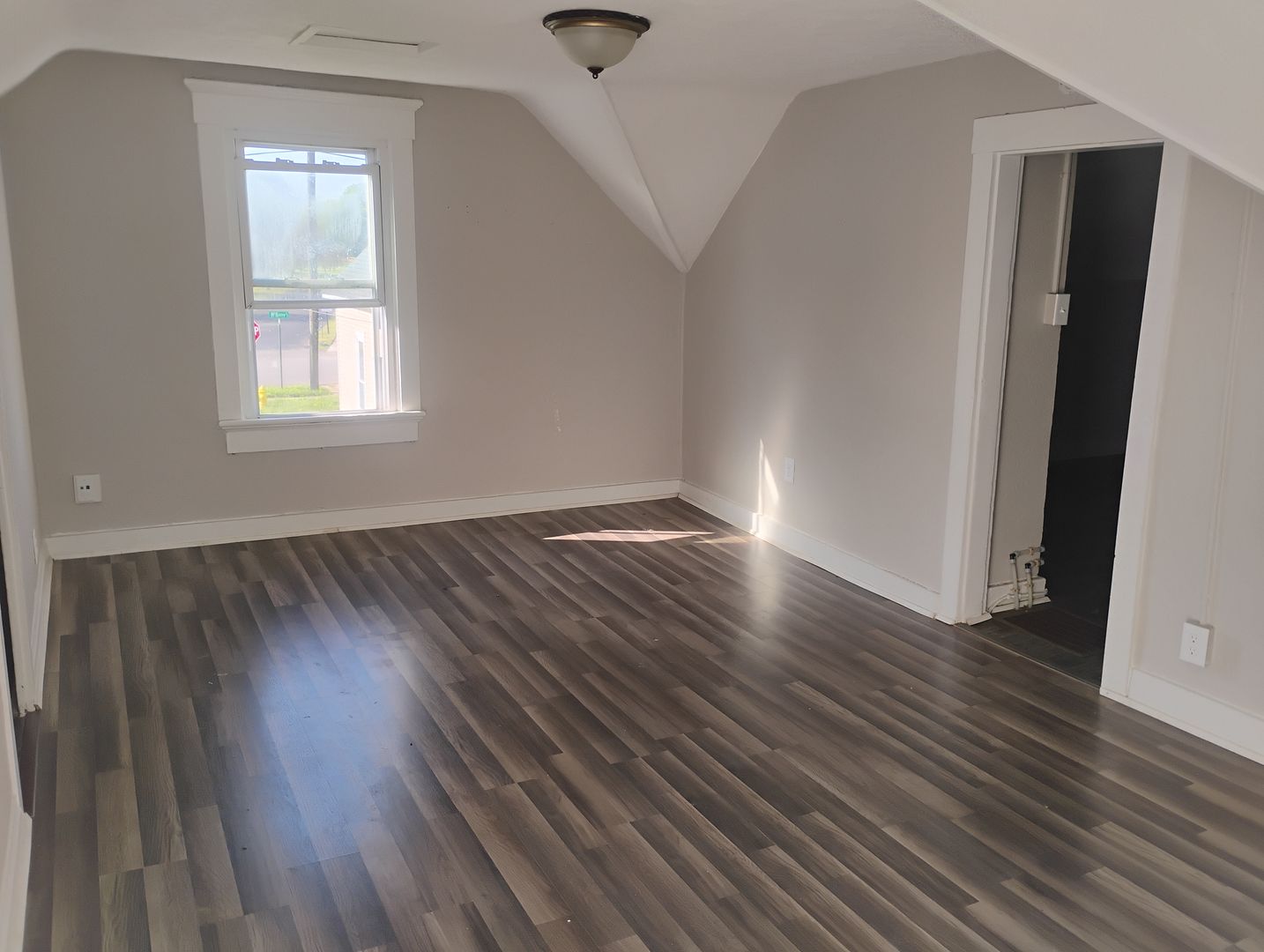 Shelbyville Apartment: 1325 Jefferson Ave
