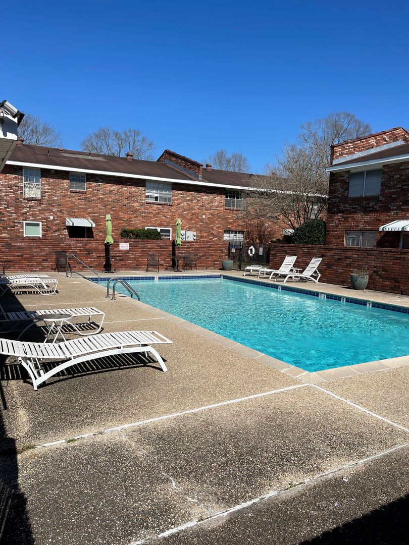 Baton Rouge House: 1701 Lobdell Ave.