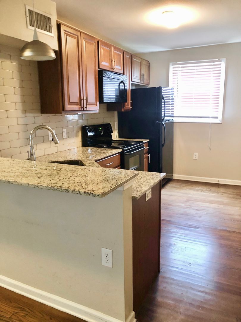 Baton Rouge Apartment: 3328 Carlotta St