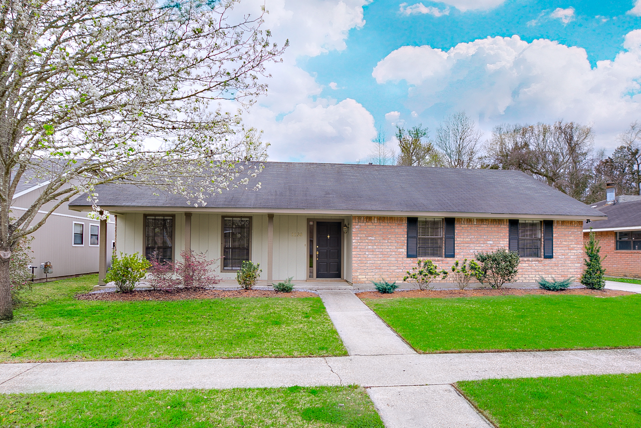 Baton Rouge House: 1138 Brookhollow Dr.