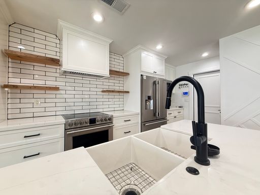 Beautifully remodeled 3 Bedroom home in Dobson Ranch!! – photo 1