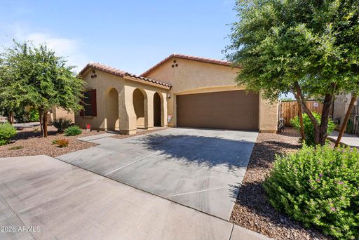 Beautiful 4 bedroom almost new house * 2 car garage * modern