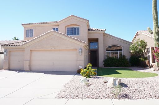 Beautiful 4 bedroom in Foothills club west for rent * swimming pool 3 car garage – photo 1