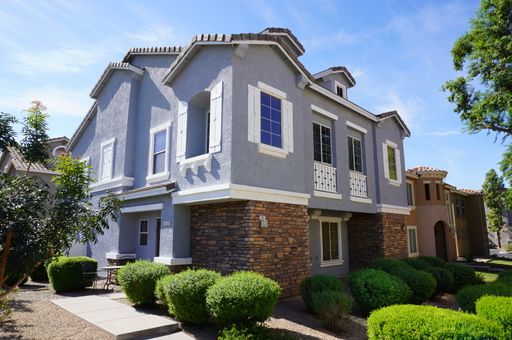 Beautiful 3 bedroom 2 bath house * Community pool * 2 car garage – photo 1