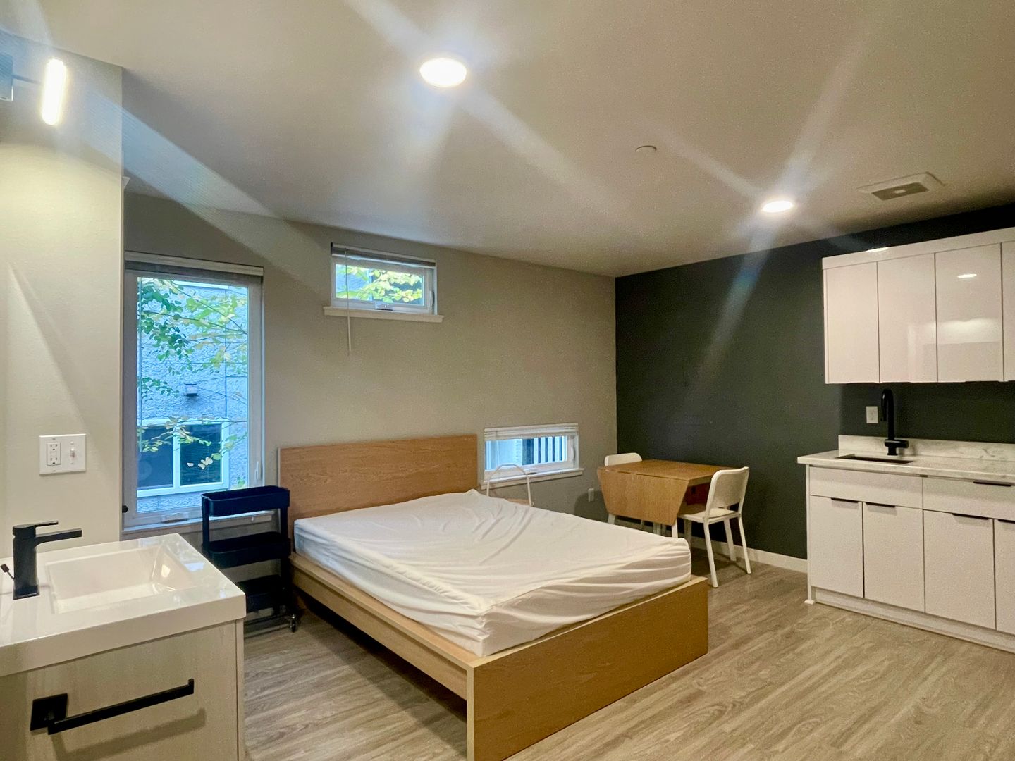 Seattle Apartment: 5253 15th Ave NE