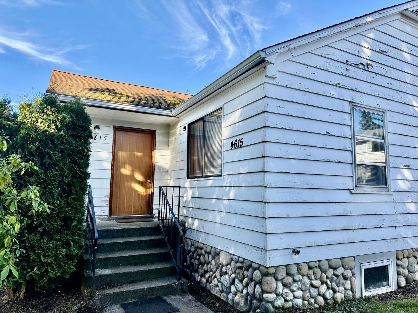 Edmonds House: 4615 Picnic Point Rd