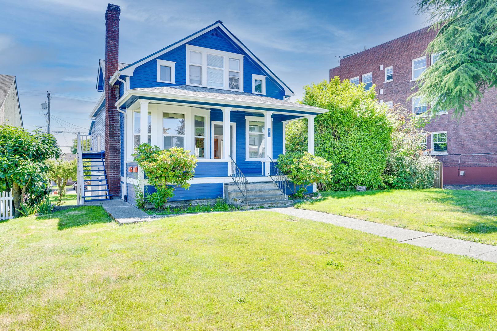 Everett Apartment: 2017 Rucker Avenue