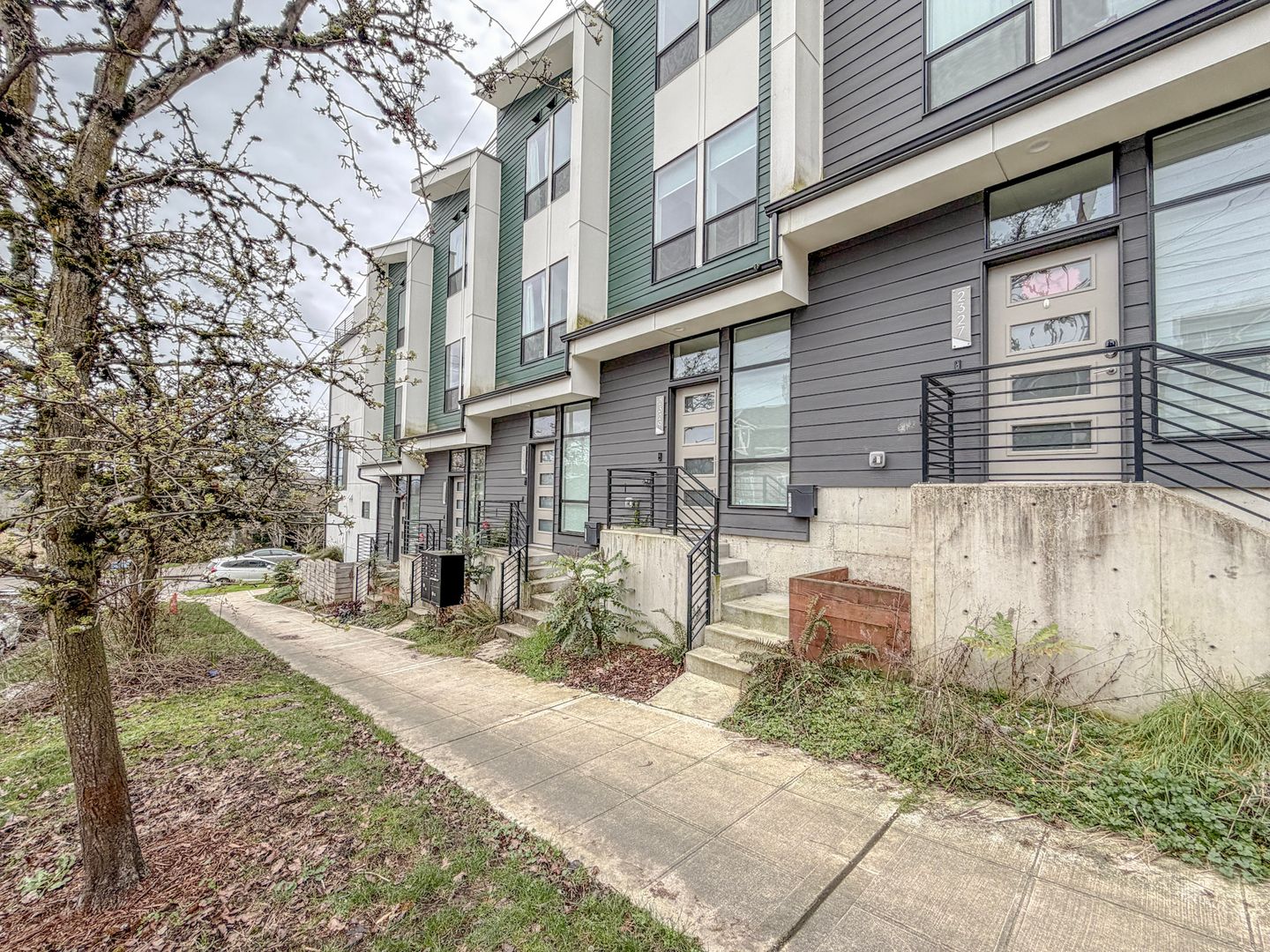 Seattle Townhome: 2329 E Denny Way